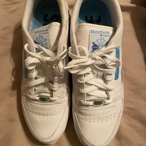 🦋Classic Lthr Deluxe II SE Size 9 Sneakers💎